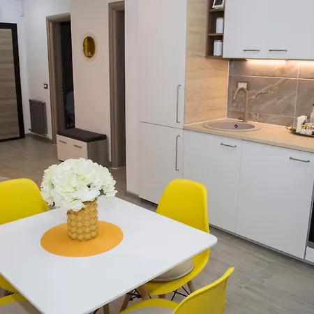 Yellow Sun Apartament