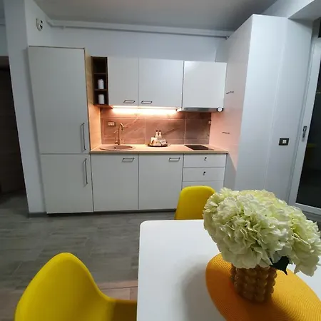 Yellow Sun Apartament